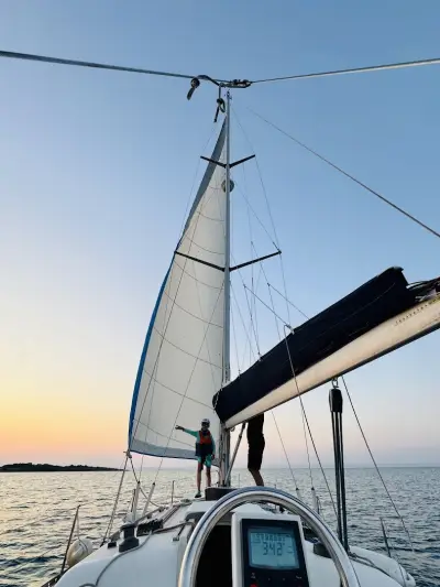 Bg-yacht - прогулки на яхтах