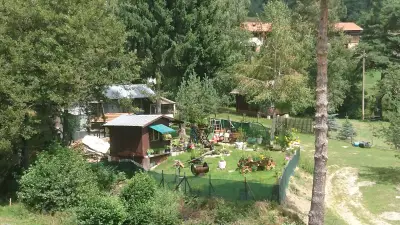 Peri Volas Horse Base