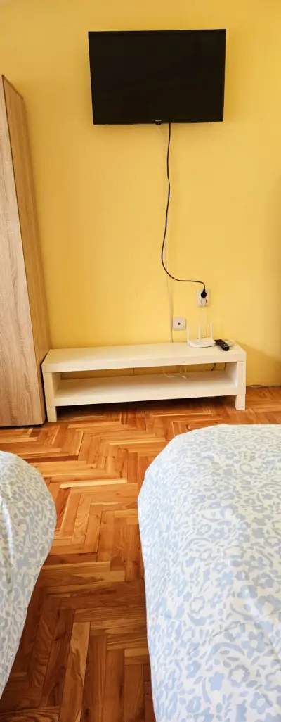 ХЕЛЕНА ХОСТЕЛС