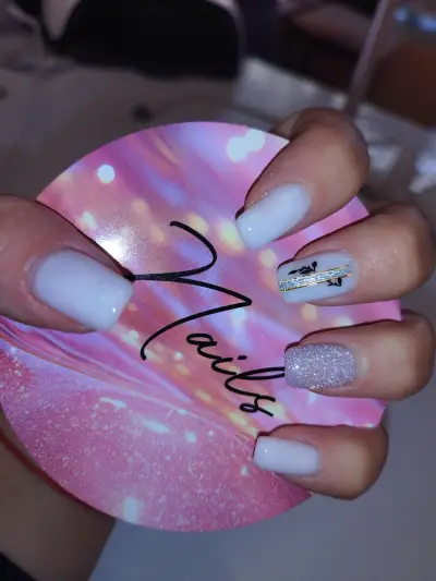 Moni Nails