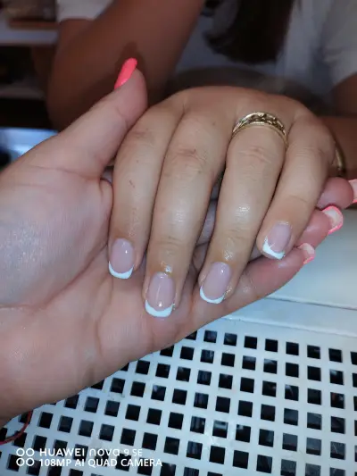 Moni Nails