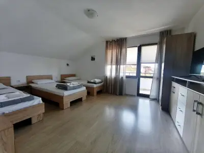 Апартаменти Яневи