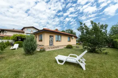 Къща за гости Вяра / Guest House Vyara