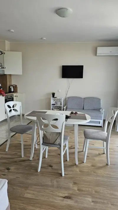 Zornitsa Apart