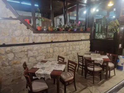Hunter's Lodge