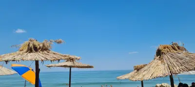 Beach Bar Trizdhi