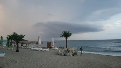 Beach Bar Trizdhi