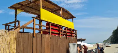 Beach Bar Trizdhi