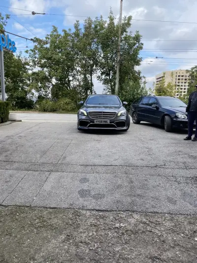 ЛЕПЕНЕ И ВЪЗСТАНОВЯВАНЕ НА СПУКАНИ АВТОСТЪКЛА