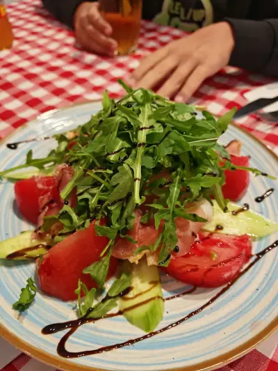 Чоткин Italian food