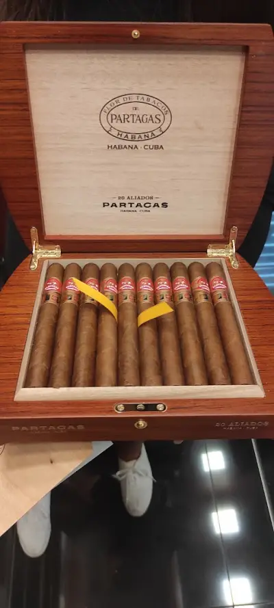 PREMIUM CIGARS & TOBACCO DELTA PLANET VARNA