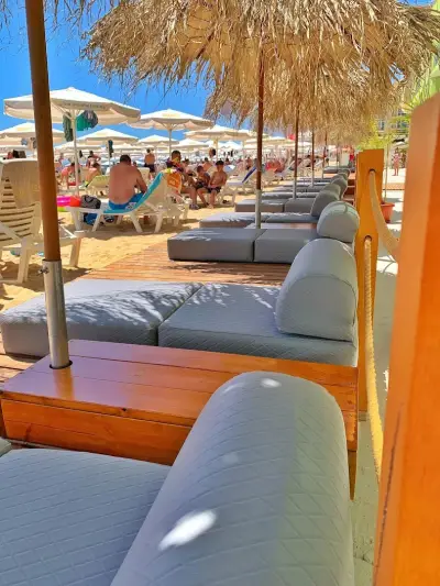 Bistro Kitchen Beach