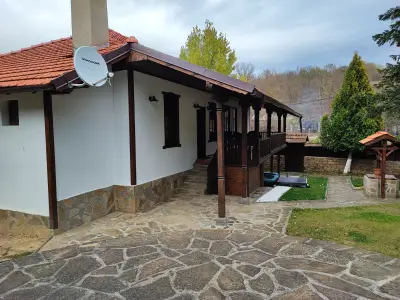 Таневата къща
