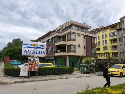 Avalon Lux