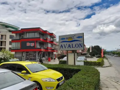 Avalon Lux