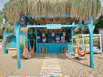 BUZZ BAR