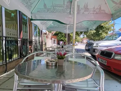 Кафене "Клетката"