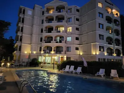 Seasons 3 Apartment
