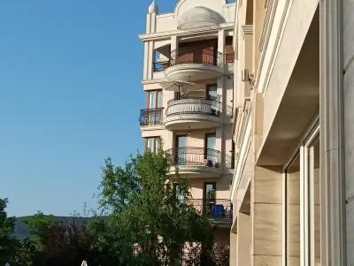 Seasons 3 Apartment