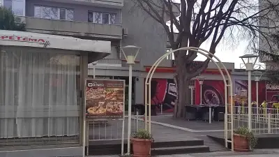 Лайв Корнер