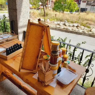 Мед и пчелни продукти Иван Гешев ( Organic Raw Honey)