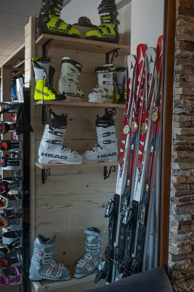 Iceberg Ski School & Rent