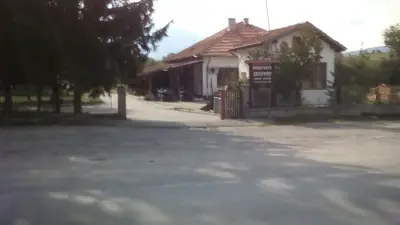 К. Б. Дворене
