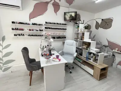 Aya Lazura - Nail Care&Nail Art