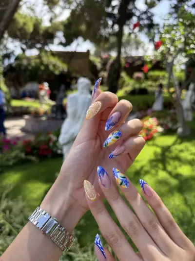 Aya Lazura - Nail Care&Nail Art
