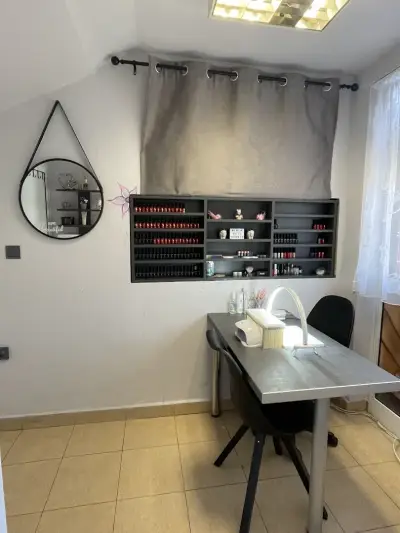 Mini Nail Studio
