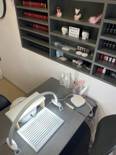 Mini Nail Studio