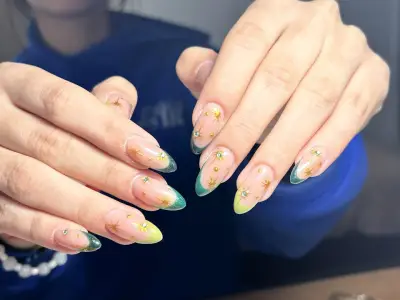Deni nails