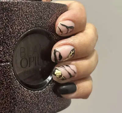 Deni nails