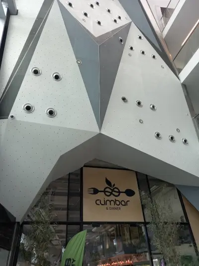 Momentum indoor climbing