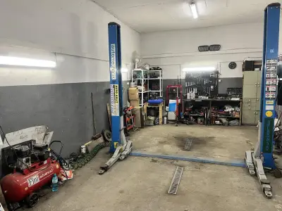 Stan’s Garage / Гаража на Стан