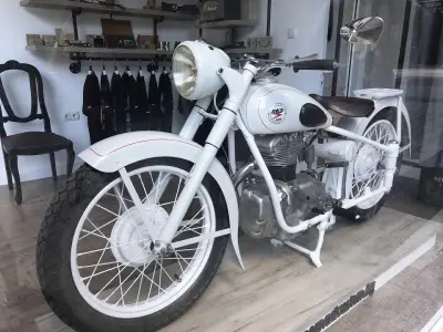 Nomadcustom къстъм мотори