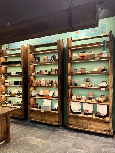 TRAKE Concept Store - Магазин за натурална козметика, ароматни свещи и подаръци с Роза Дамасцена