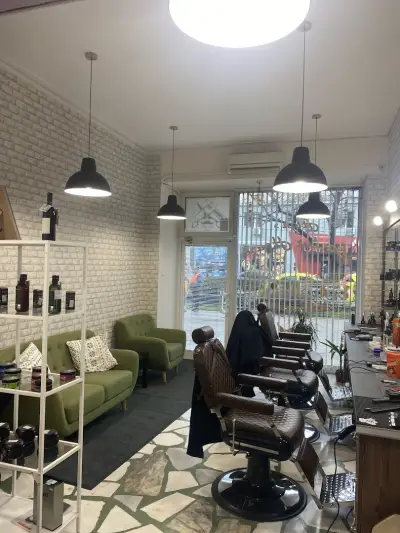 Alan's Barber House