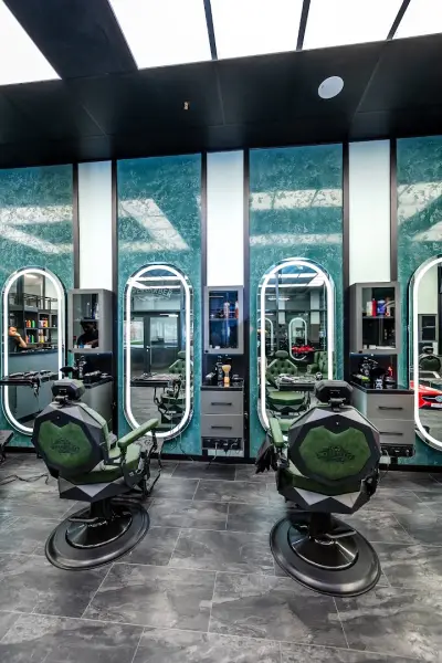 SuperBarber Iztok І Бръснарница І Бръснар І Подстригване І Оформяне на брада и вежди