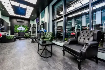SuperBarber Iztok І Бръснарница І Бръснар І Подстригване І Оформяне на брада и вежди