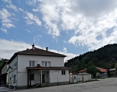 Пощенска станция 2025