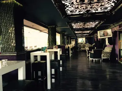 Bar and grill Maraya