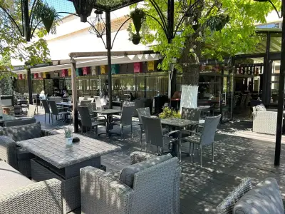 Art bar & dinner
