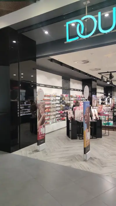 DOUGLAS 7 MALL MARKOVO TEPE