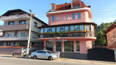 Семеен Хотел Флора Златоград
