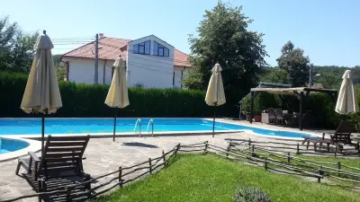 Семеен хотел и механа Сватовете - Family Hotel & Tavern Svatovete
