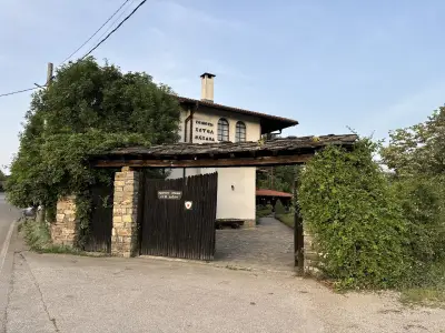 Семеен хотел и механа Сватовете - Family Hotel & Tavern Svatovete