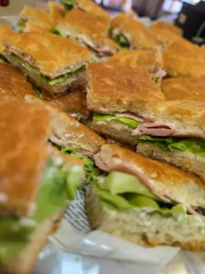 Felis pizza, bar & deli