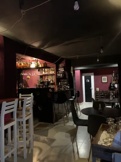 Bar Pinot