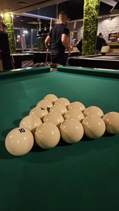 Билярд клуб-8 Ball Club 2